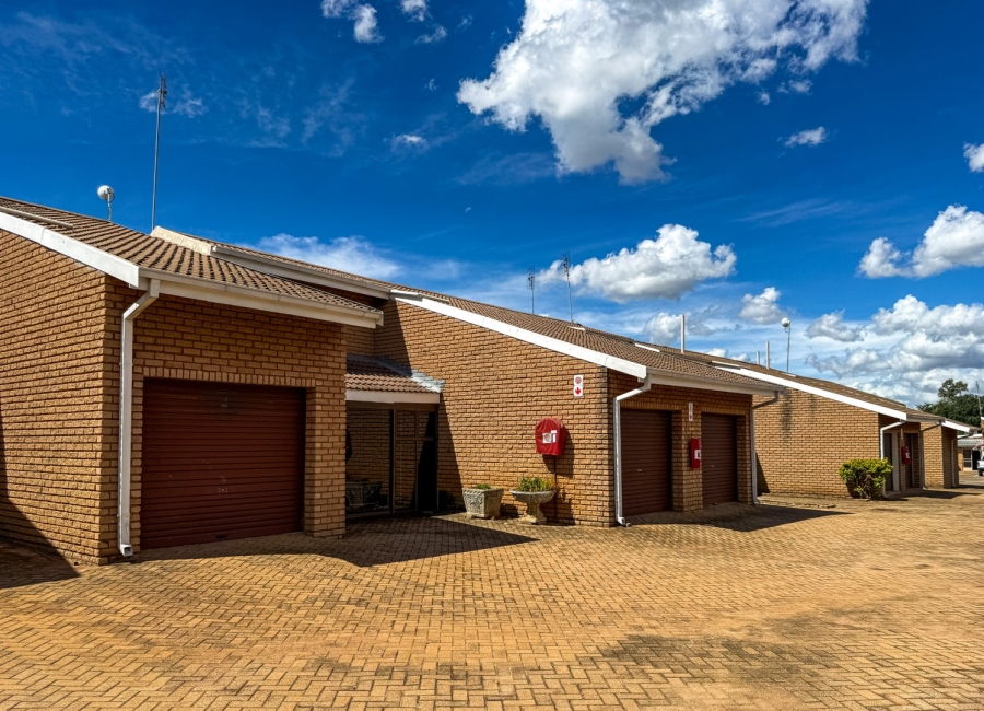 1 Bedroom Property for Sale in Oudorp North West